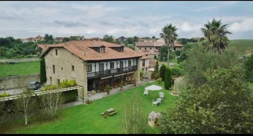 Palacion De Toñanes Buitenkant foto